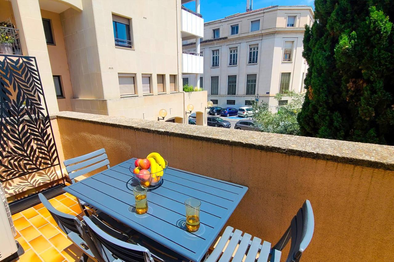 Regard Sur Les Remparts - Terrasse & Parking Apartment Avignon Exterior photo