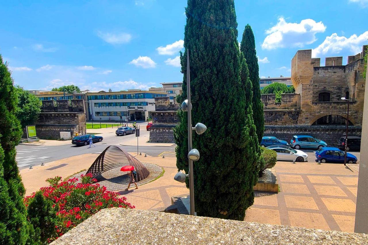 Regard Sur Les Remparts - Terrasse & Parking Apartment Avignon Exterior photo